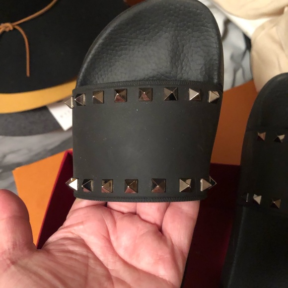 ❣️Beautiful Valentino Mules❣️ - Picture 2 of 4